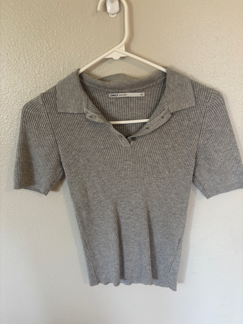 Only Ribbed Short-Sleeve Polo Top in Heather Gray